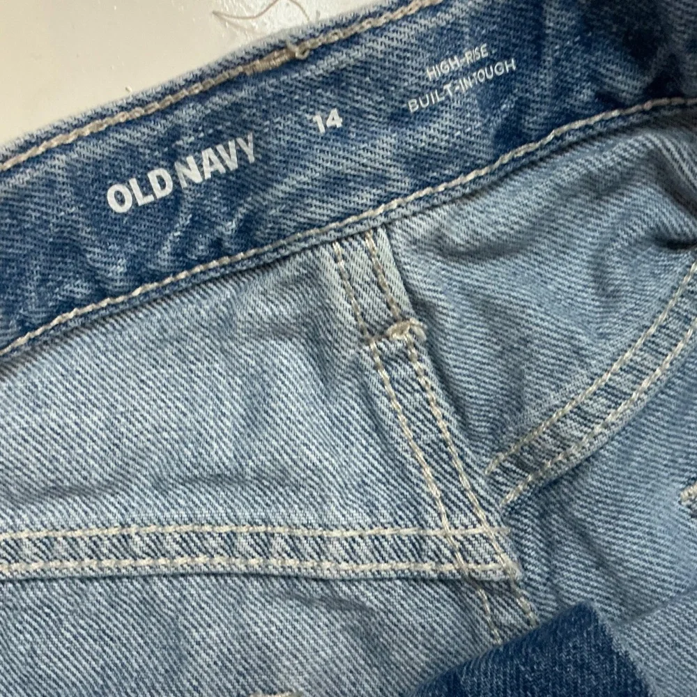 Old Navy high rise built in tough exposed pocket size 14